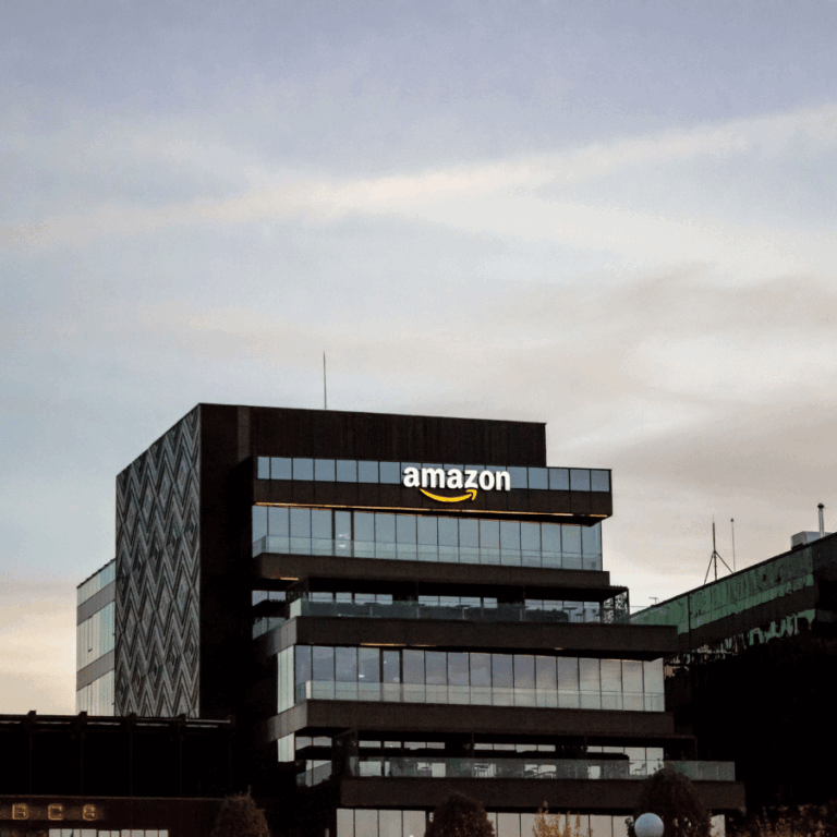 Amazon verliert vor Gericht: Warum eine E-Mail-Adresse im Impressum nicht ausreicht